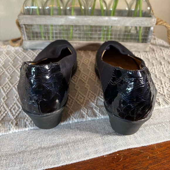 Softspots Sissel Comfort Loafers, Size 8.5N. Easy Slip In. Croc embossed. Navy - Picture 5 of 11